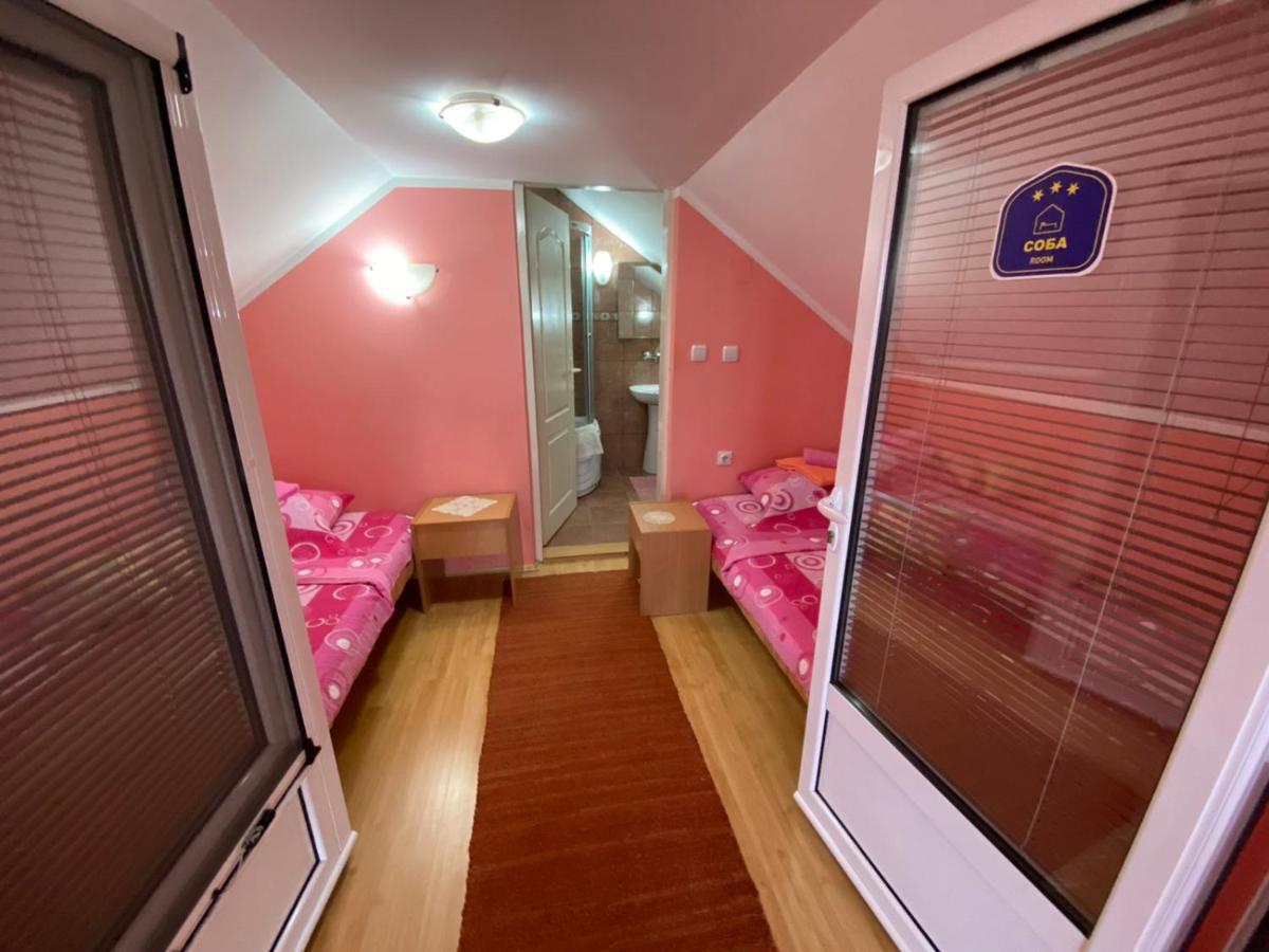 Sud ,,Antal I Olga,, Bed and Breakfast Skorenovac Habitación foto